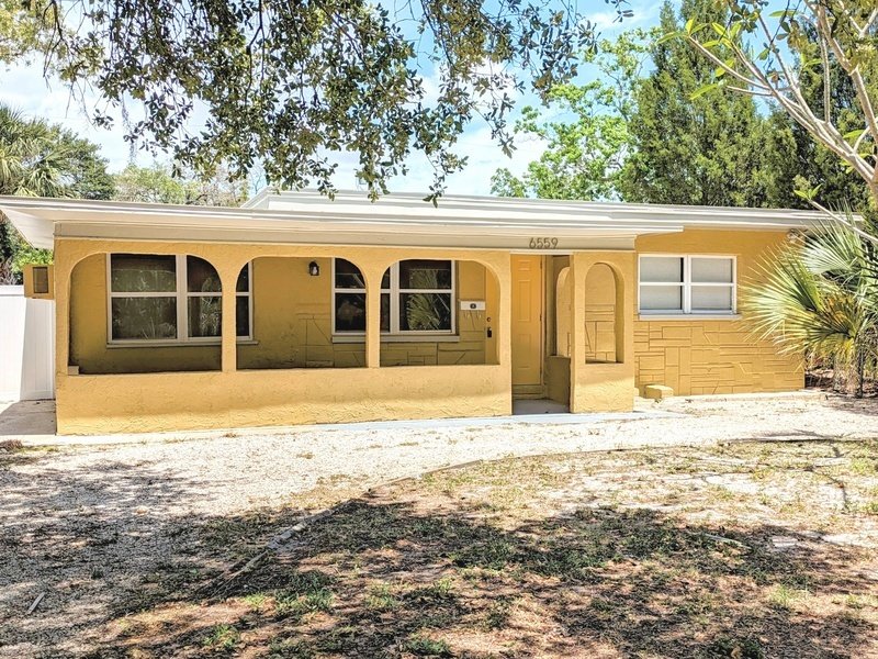 2/2 Accepting larger breed dogs if approved property image