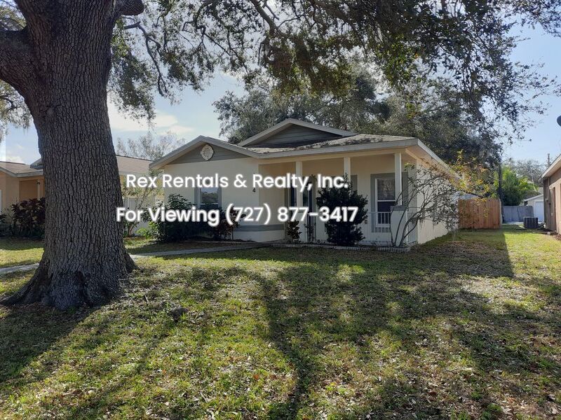 Gorgeous 3/2/1car garage Privacy yard property image