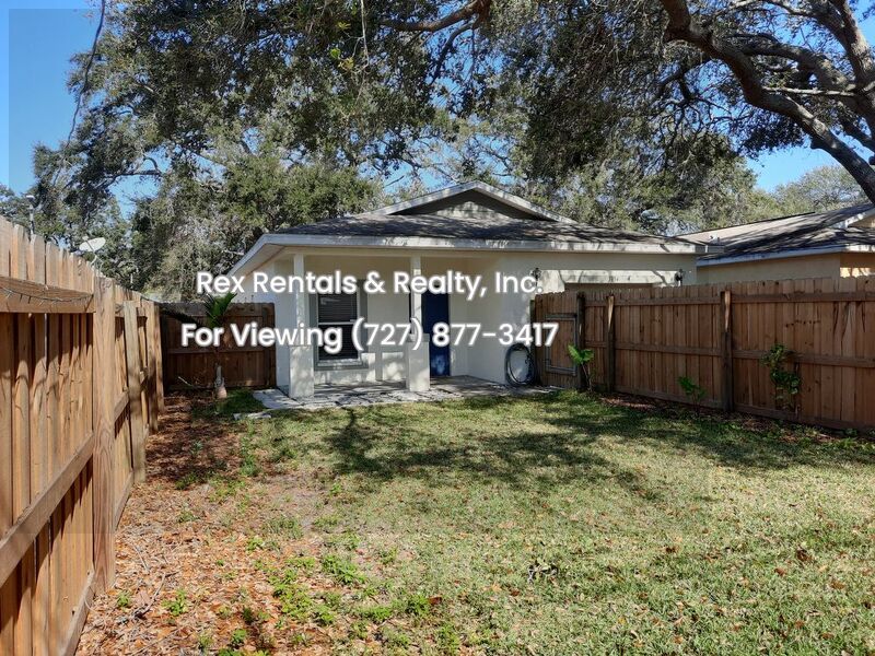 Gorgeous 3/2/1car garage Privacy yard property image