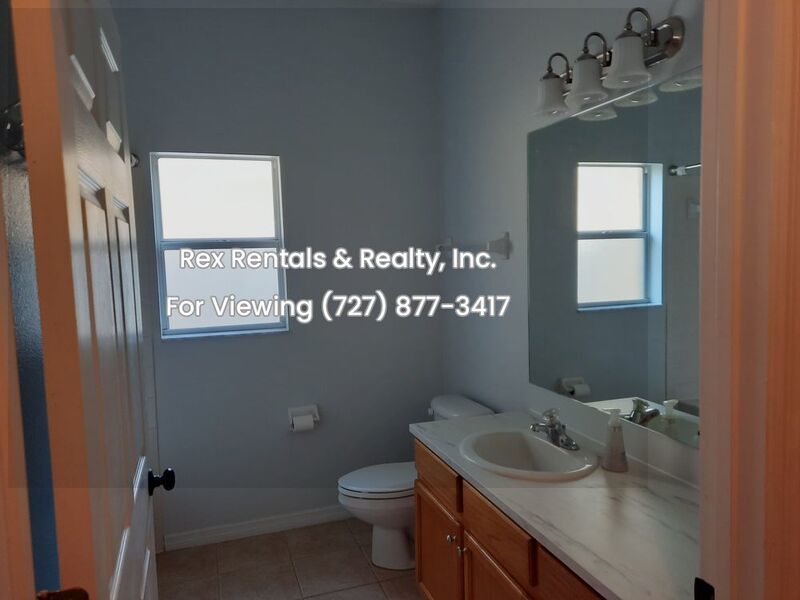 Gorgeous 3/2/1car garage Privacy yard property image