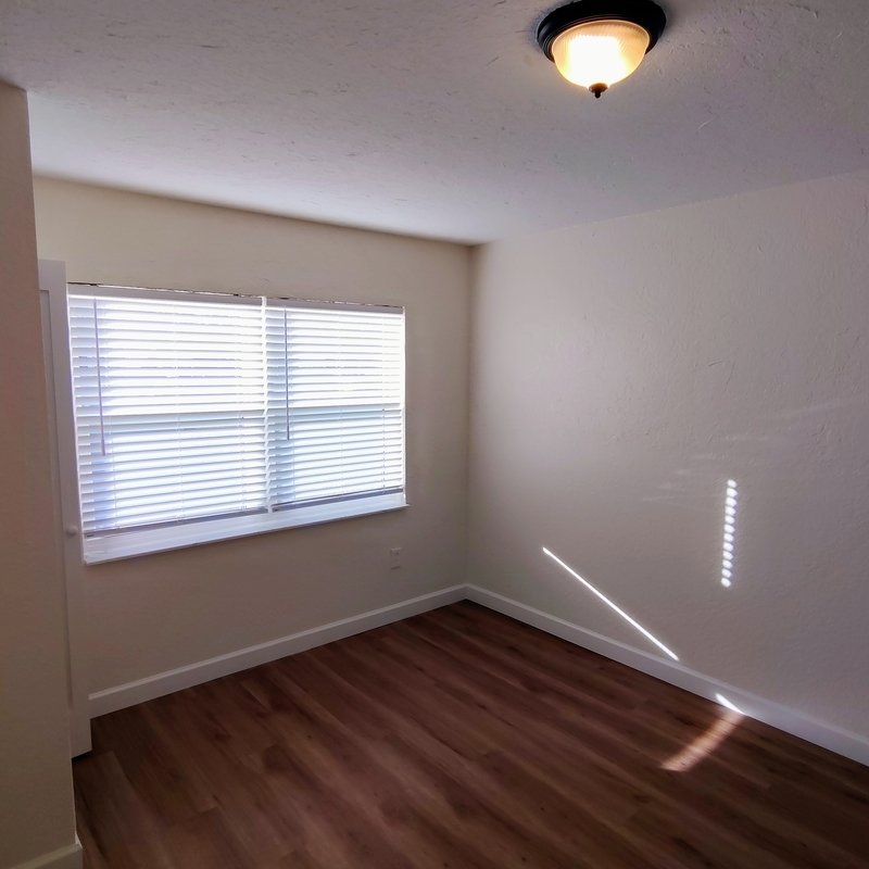 Spacious 2 bedroom nicely appointed upgrades property image