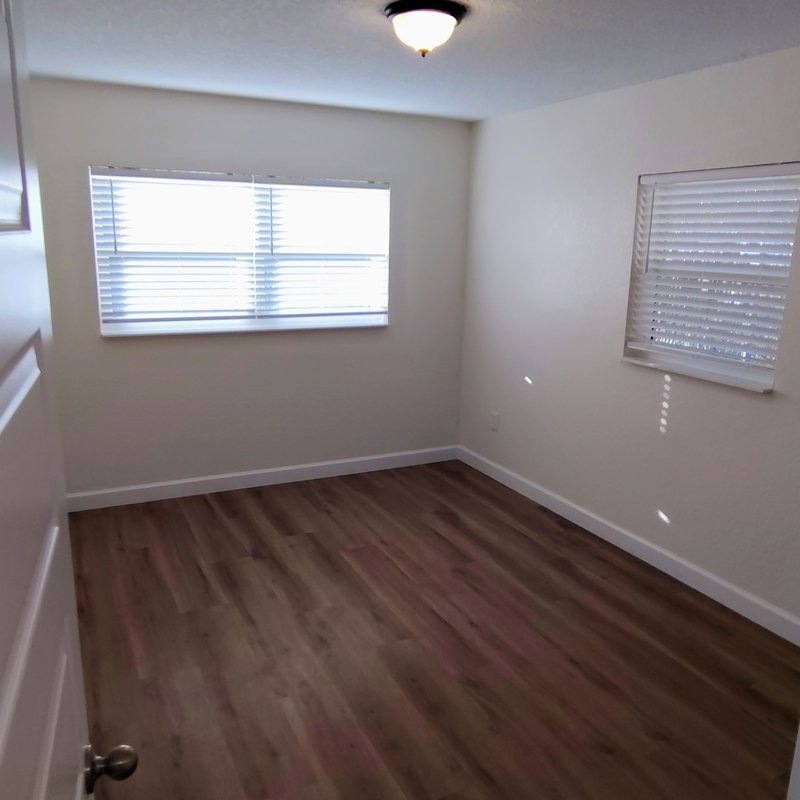 Spacious 2 bedroom nicely appointed upgrades property image