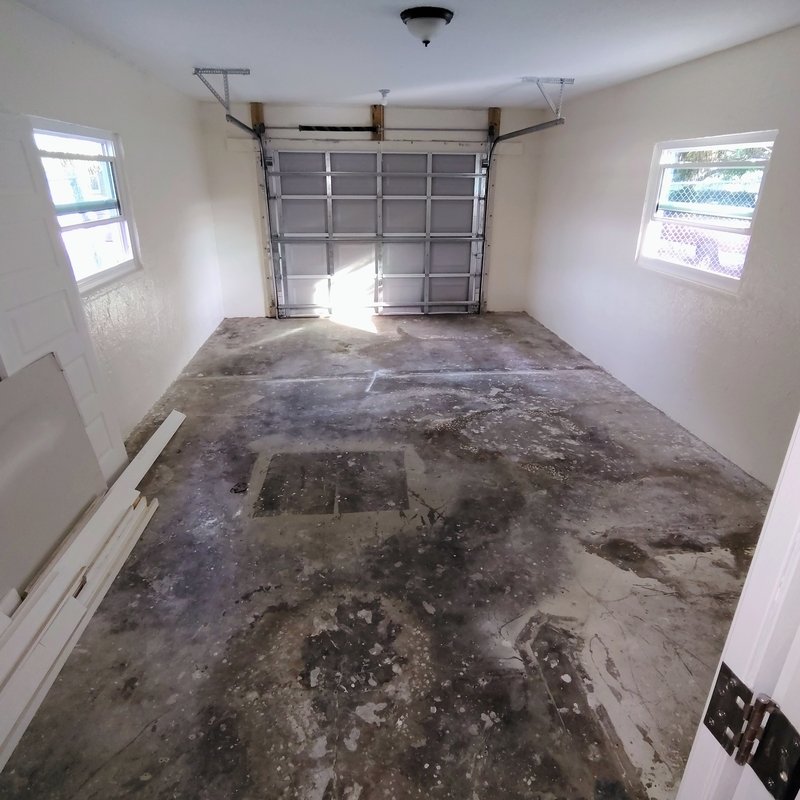 Spacious 2 bedroom nicely appointed upgrades property image