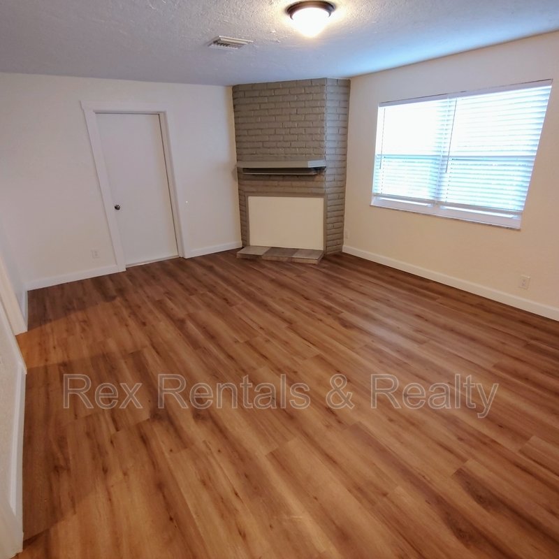 Beautifully Remodeled 2-Bedroom Home with Oversized Garage property image