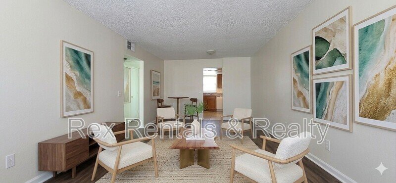 Downtown Gulfport, never flooded, earn a free month's rent property image