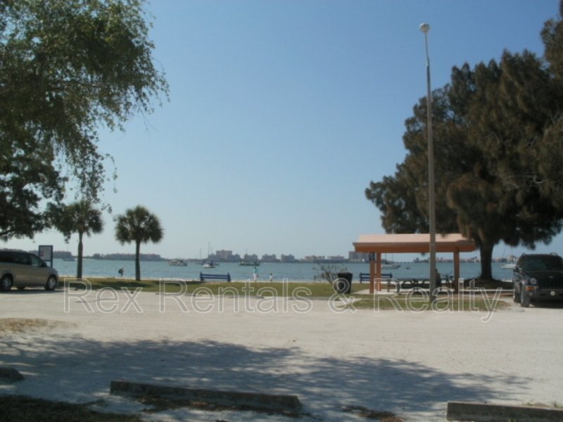 Downtown Gulfport, never flooded, earn a free month's rent property image