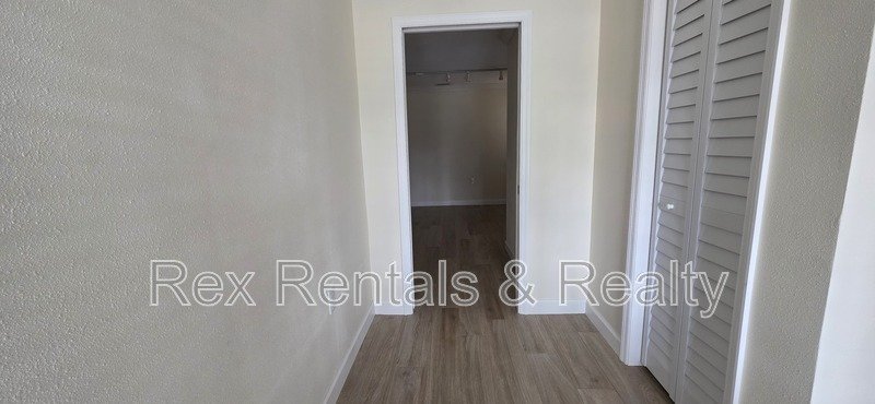 Waterfront 2 bed 2 bath with bonus room in Patrician Point property image