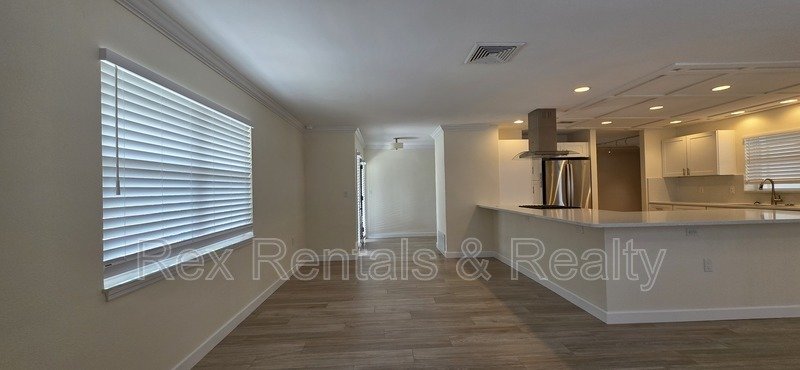 Waterfront 2 bed 2 bath with bonus room in Patrician Point property image