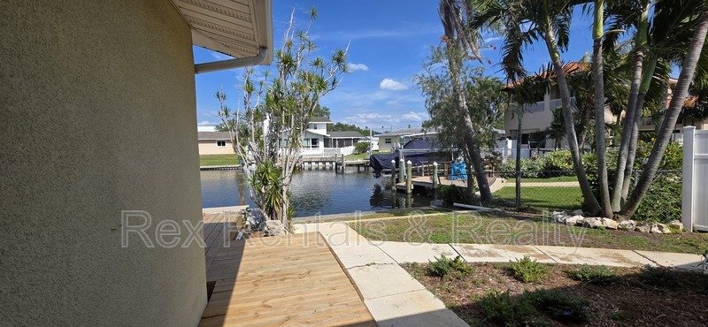 Waterfront 2 bed 2 bath with bonus room in Patrician Point property image