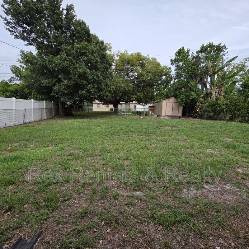 Charming 2BR/1BA with full garage Great St. Pete Location property image