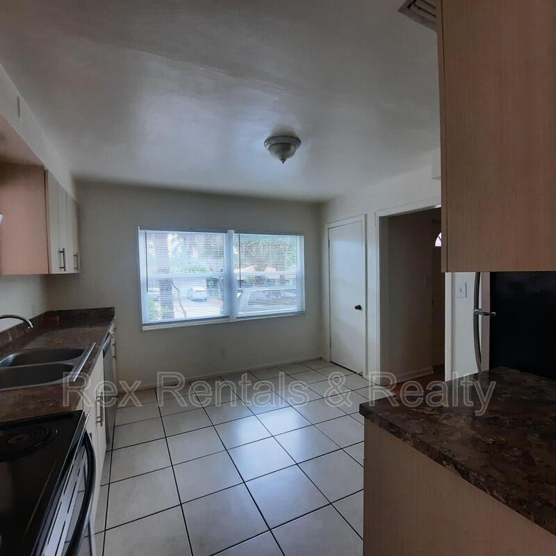 Real Hardwood Floors Frame this 2 br / 1ba property image