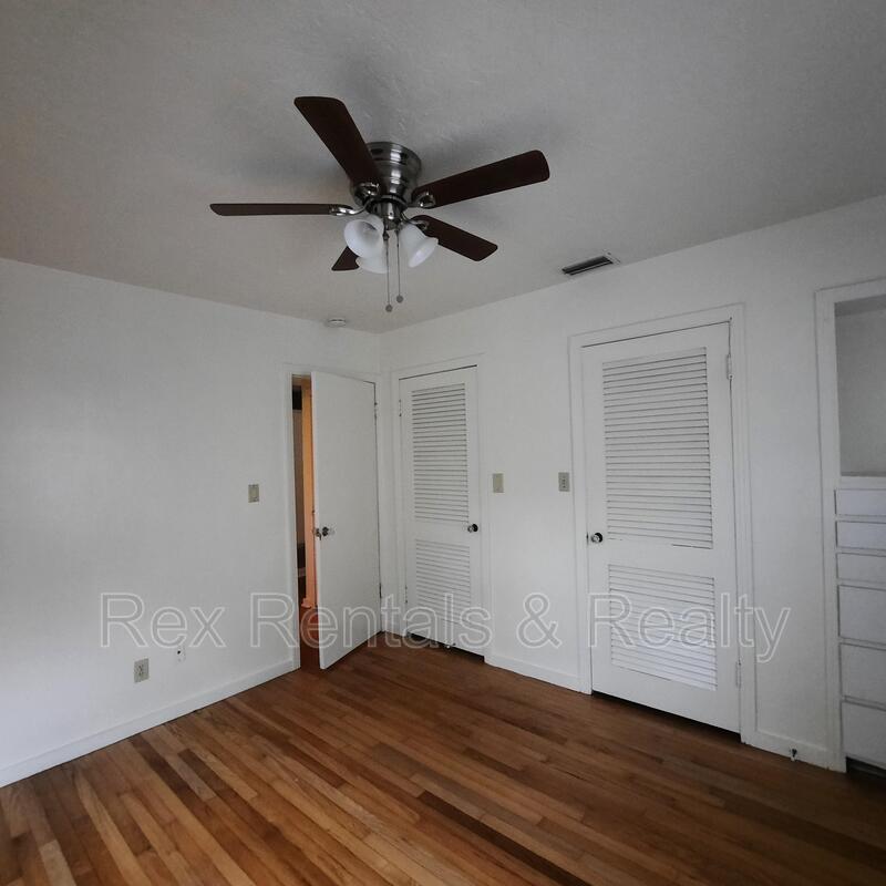 Real Hardwood Floors Frame this 2 br / 1ba property image
