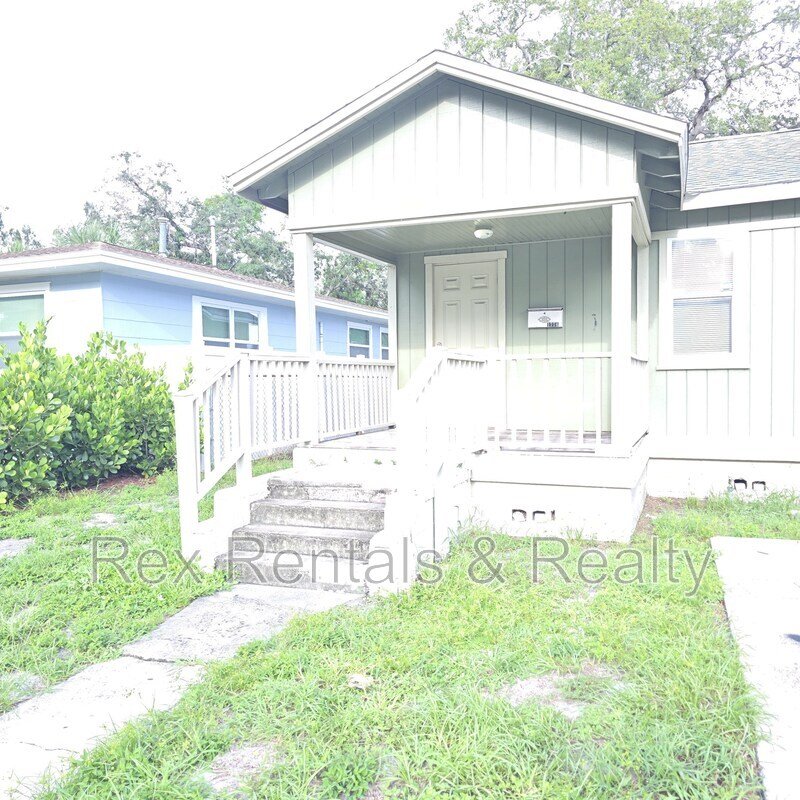 Updated 2 bedroom with large yard property image