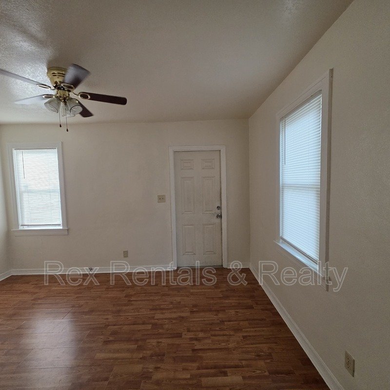 Updated 2 bedroom with large yard property image